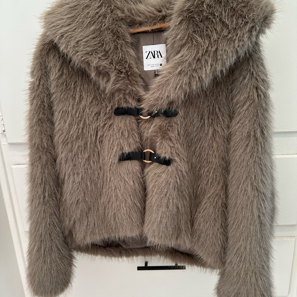 Zara Faux Fur Jacket in Taupe Size Small *NWT* Sold Out - Picture 8 of 16